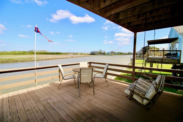 215 Redfish Drive, Freeport, TX 77541