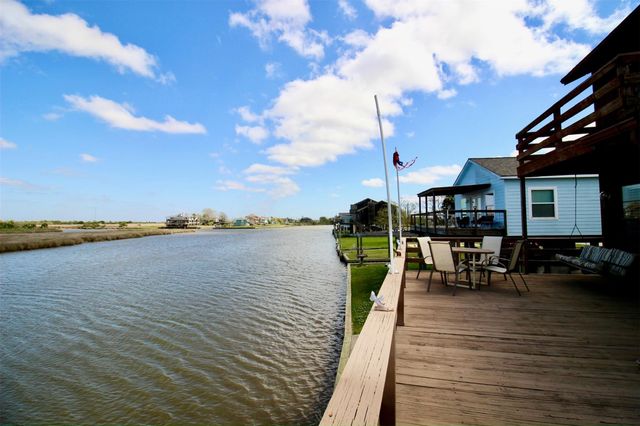 215 Redfish Drive, Freeport, TX 77541