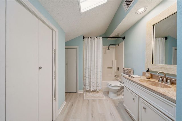215 Redfish Drive, Freeport, TX 77541