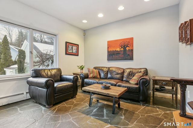 56 Roger Road, New Haven, CT 06515