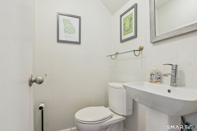 56 Roger Road, New Haven, CT 06515