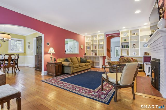 56 Roger Road, New Haven, CT 06515