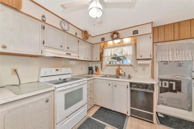 216 OUTER DRIVE E, Venice, FL 34285