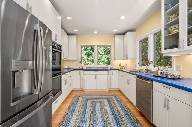 9 Esty Way, Groveland, MA 01834