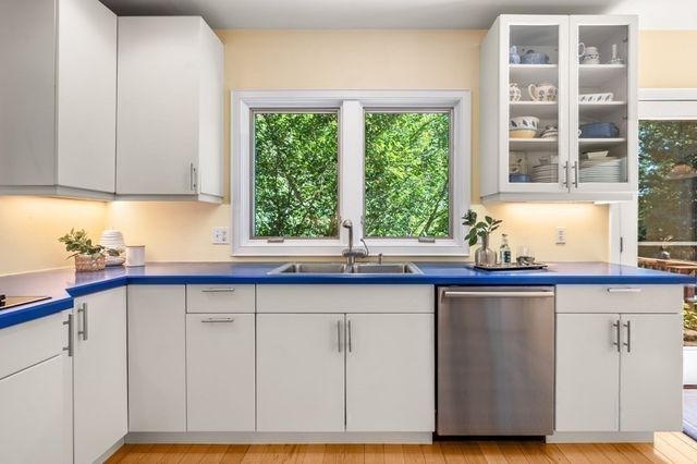 9 Esty Way, Groveland, MA 01834