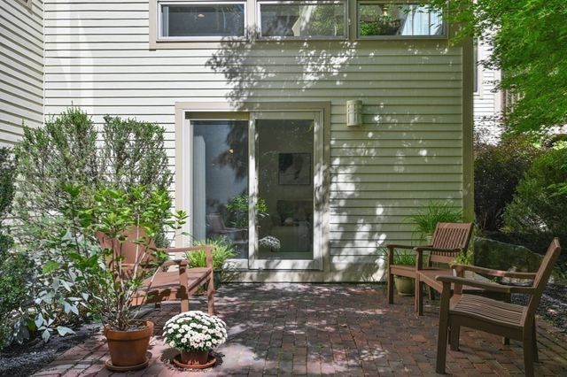 9 Esty Way, Groveland, MA 01834