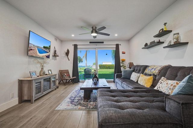 311 E Ocean Avenue 102, Lantana, FL 33462