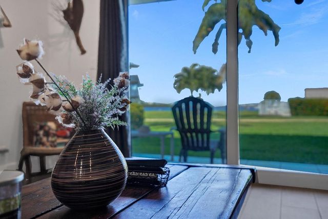 311 E Ocean Avenue 102, Lantana, FL 33462