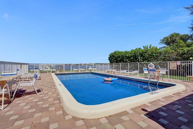 311 E Ocean Avenue 102, Lantana, FL 33462