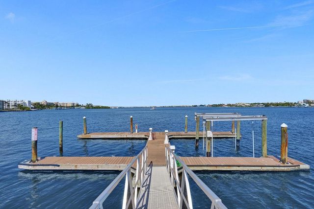 311 E Ocean Avenue 102, Lantana, FL 33462