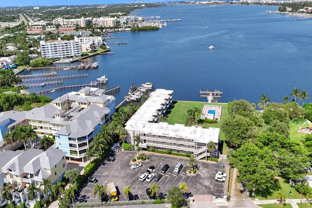 311 E Ocean Avenue 102, Lantana, FL 33462