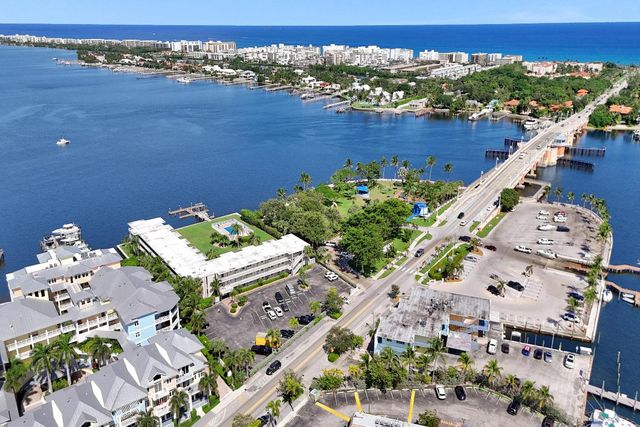 311 E Ocean Avenue 102, Lantana, FL 33462