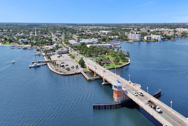 311 E Ocean Avenue 102, Lantana, FL 33462