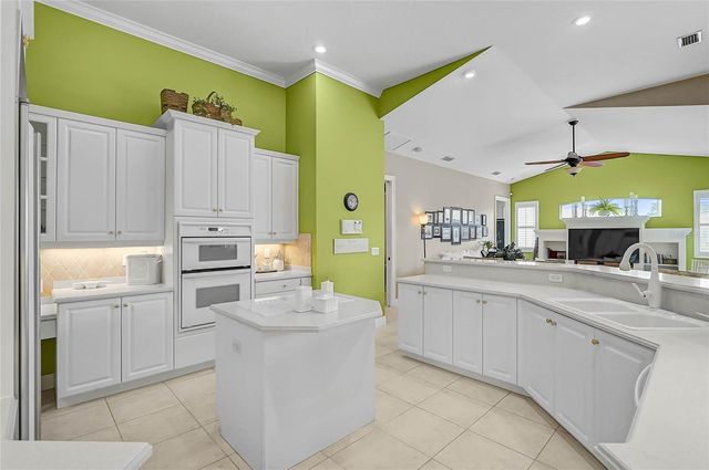 4360 VIA DEL SANTI, Venice, FL 34293