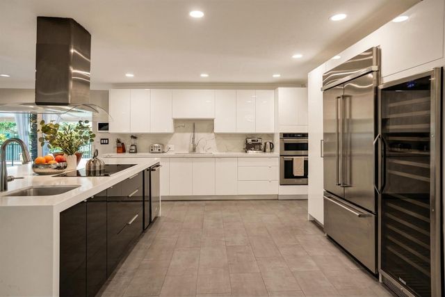 5841 Bayview Drive, Fort Lauderdale, FL 33308
