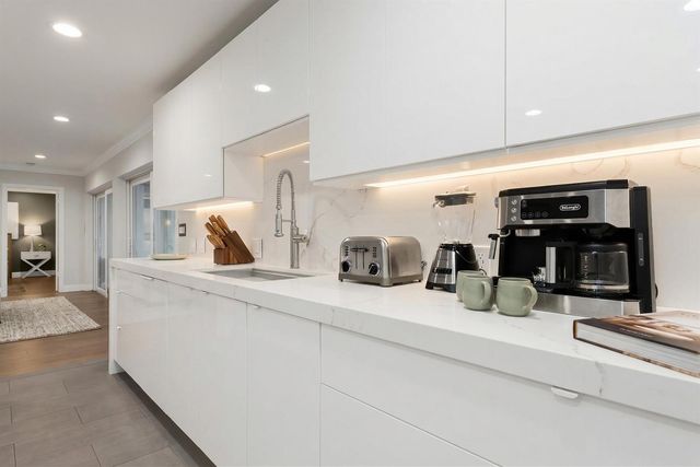 5841 Bayview Drive, Fort Lauderdale, FL 33308