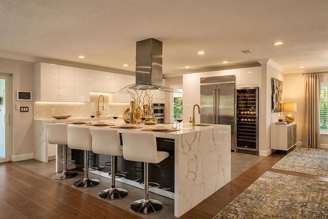 5841 Bayview Drive, Fort Lauderdale, FL 33308