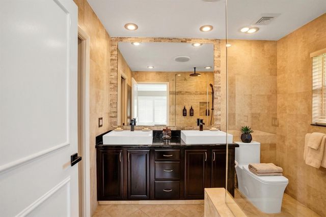 5841 Bayview Drive, Fort Lauderdale, FL 33308