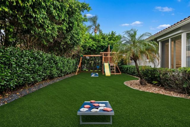 5841 Bayview Drive, Fort Lauderdale, FL 33308