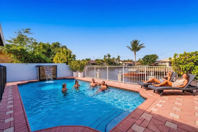 5841 Bayview Drive, Fort Lauderdale, FL 33308