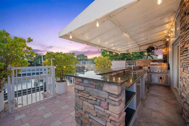 5841 Bayview Drive, Fort Lauderdale, FL 33308