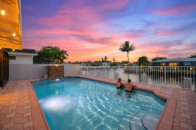 5841 Bayview Drive, Fort Lauderdale, FL 33308