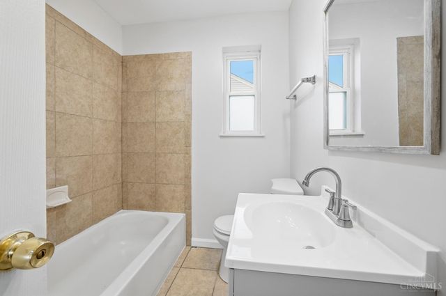 3962 Standish Avenue, Cincinnati, OH 45213