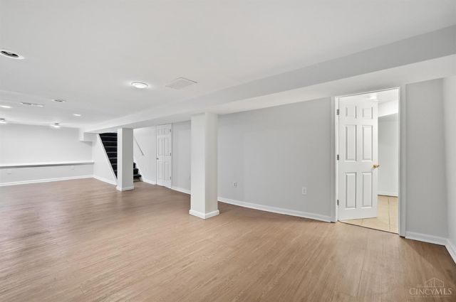3962 Standish Avenue, Cincinnati, OH 45213