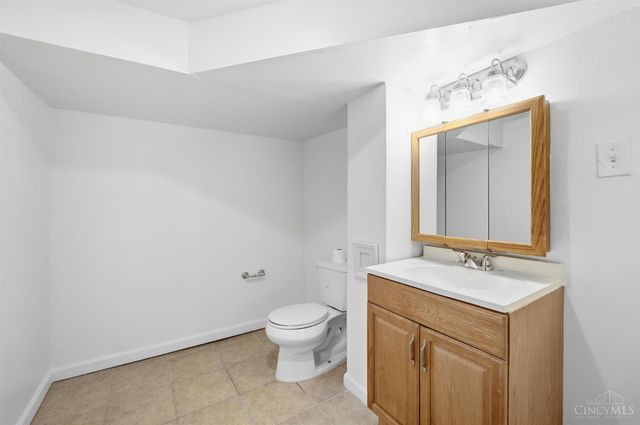 3962 Standish Avenue, Cincinnati, OH 45213