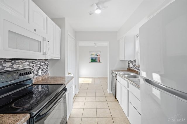 3962 Standish Avenue, Cincinnati, OH 45213