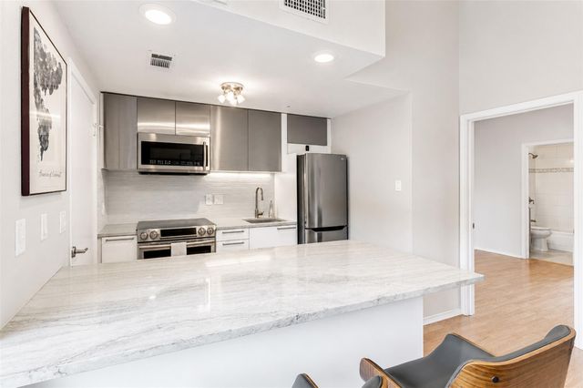 601 Nelray BLVD 12, Austin, TX 78751