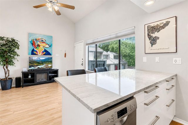 601 Nelray BLVD 12, Austin, TX 78751
