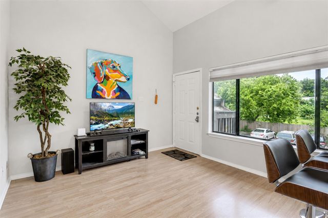 601 Nelray BLVD 12, Austin, TX 78751
