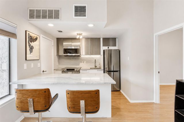 601 Nelray BLVD 12, Austin, TX 78751
