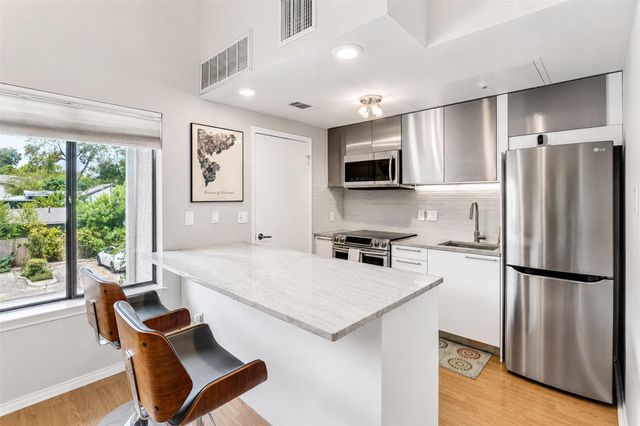 601 Nelray BLVD 12, Austin, TX 78751