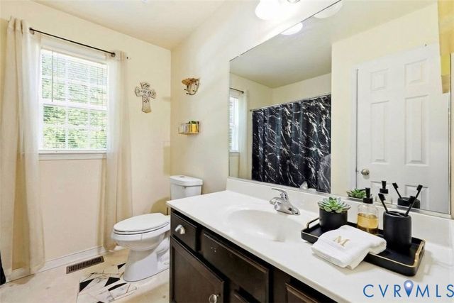 329 Beechwood Park Ln, Highland Springs, VA 23075