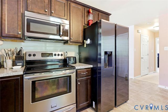 329 Beechwood Park Ln, Highland Springs, VA 23075