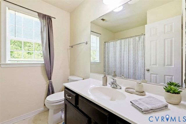 329 Beechwood Park Ln, Highland Springs, VA 23075