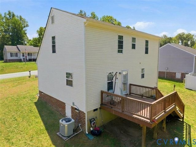329 Beechwood Park Ln, Highland Springs, VA 23075