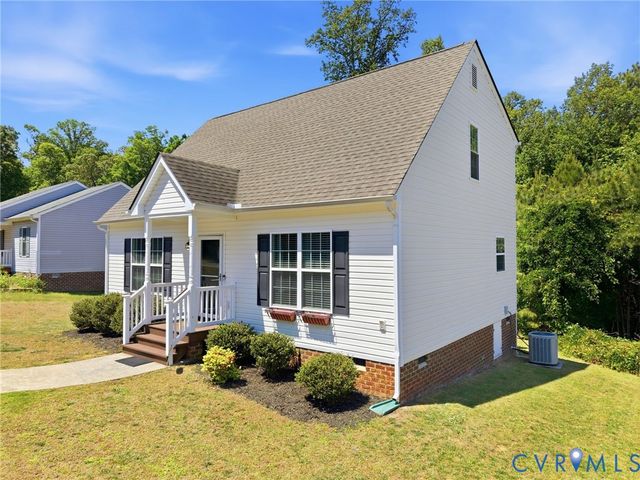 329 Beechwood Park Ln, Highland Springs, VA 23075