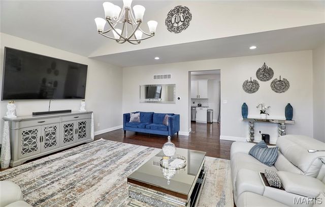 5451 Hagemann Pointe Drive, St Louis, MO 63128