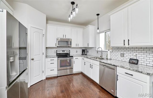 5451 Hagemann Pointe Drive, St Louis, MO 63128