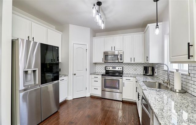 5451 Hagemann Pointe Drive, St Louis, MO 63128