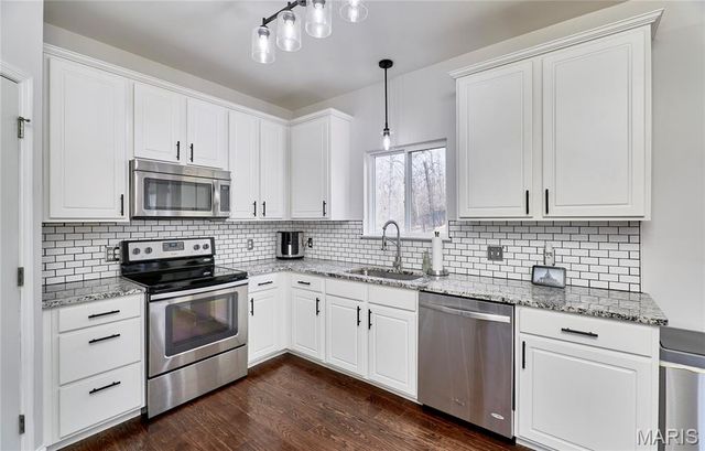 5451 Hagemann Pointe Drive, St Louis, MO 63128