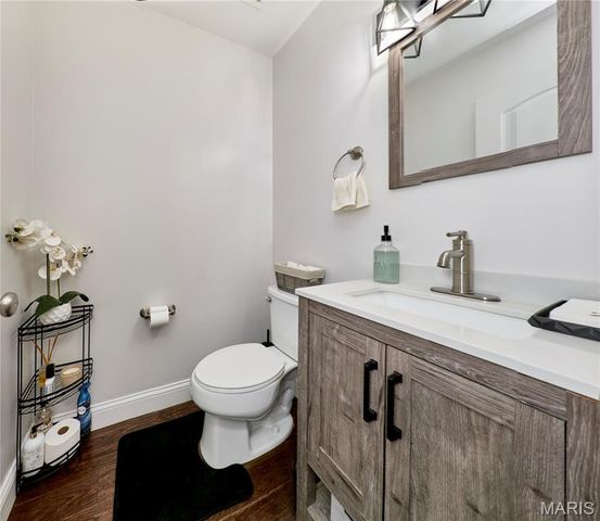 5451 Hagemann Pointe Drive, St Louis, MO 63128