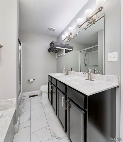 5451 Hagemann Pointe Drive, St Louis, MO 63128