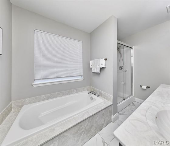 5451 Hagemann Pointe Drive, St Louis, MO 63128