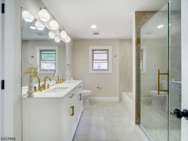 156 W Lincoln Ave, Roselle Park Boro, NJ 07204