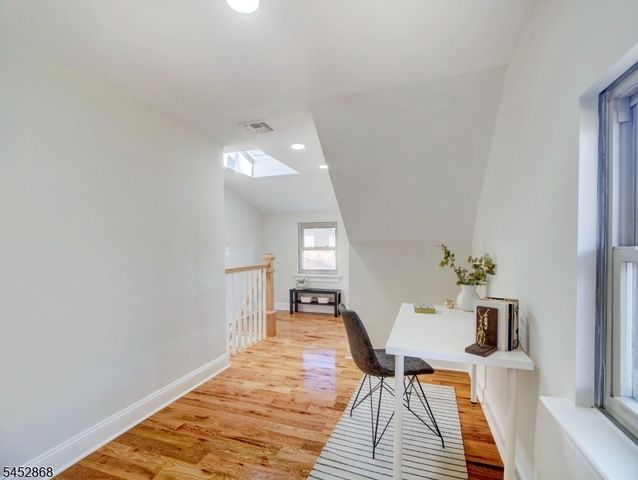 156 W Lincoln Ave, Roselle Park Boro, NJ 07204