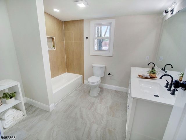 156 W Lincoln Ave, Roselle Park Boro, NJ 07204